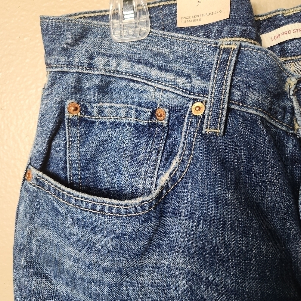 Levi's Womens Low Pro Straight Distressed Medium Wash Jeans-Size 31 (NWT) - Picture 5 of 7
